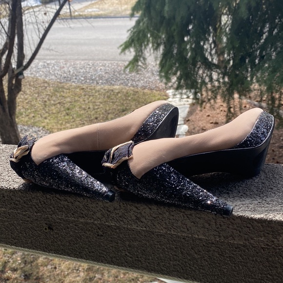 Cream and black felt high heels size 7. - Picture 4 of 4